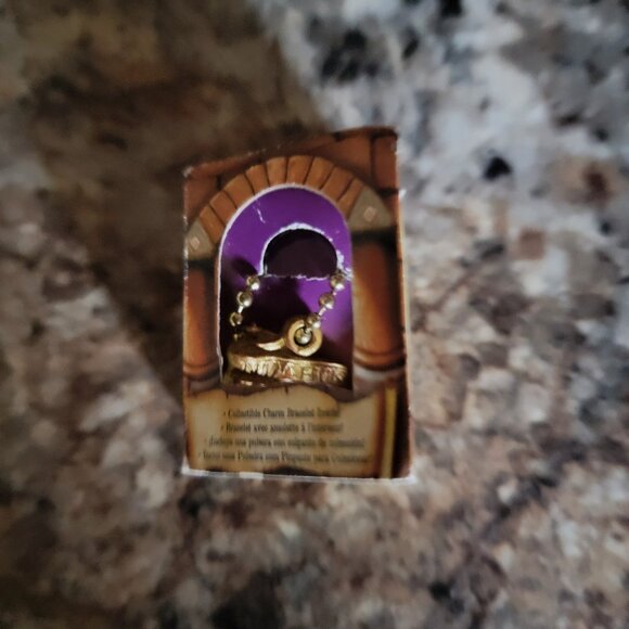 Harry Potter Collectable Mini Charm Nimbus Broom 2000 with Chain-1990s - Picture 1 of 4